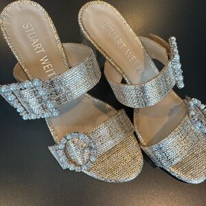 Stuart Weitzman Pearl Geo Buckle 75 Slide in Metallic Raffia
